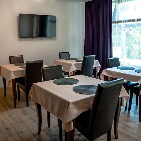 Bed and Breakfast Boutique Marlen Ghimbav Esterno foto