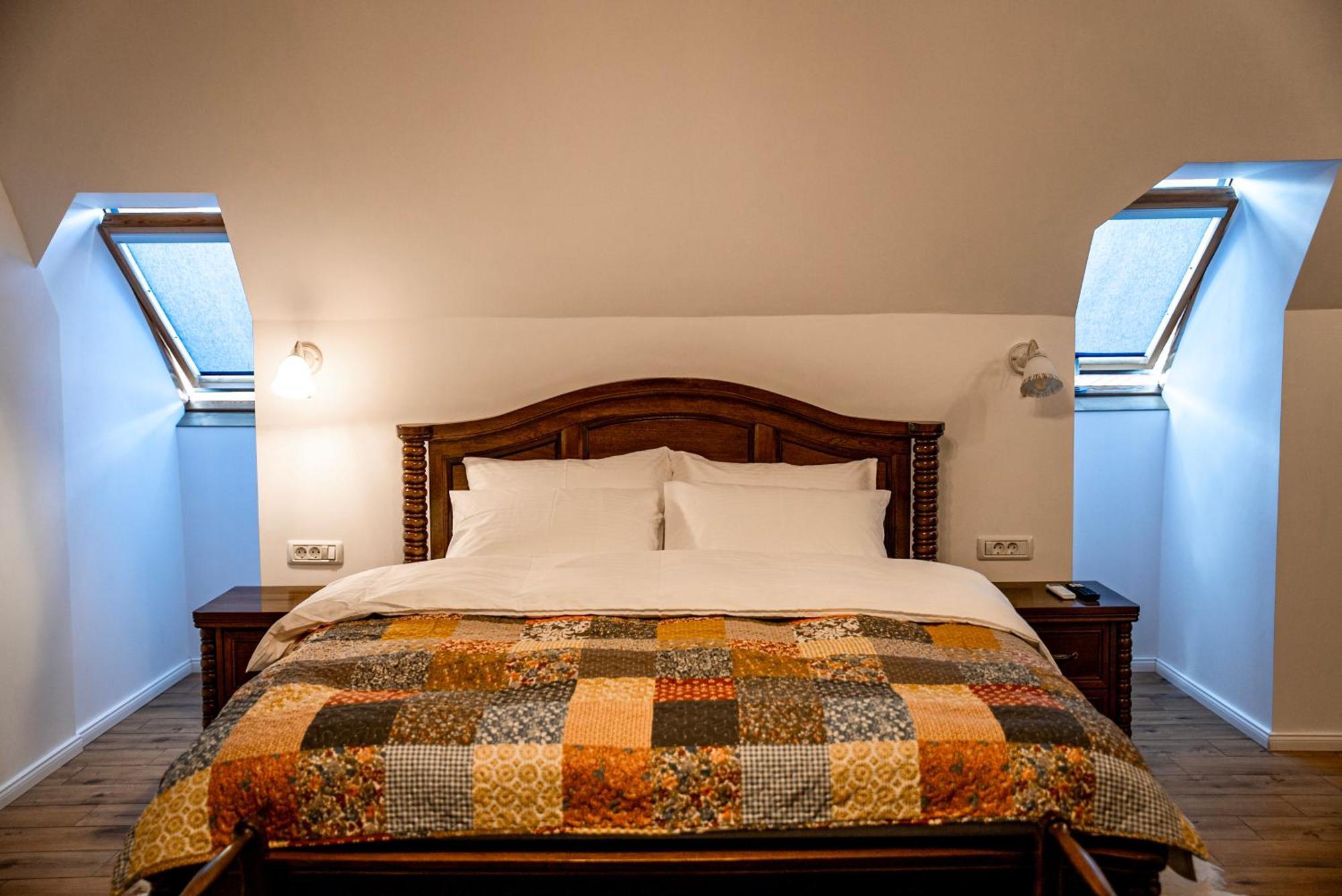 Bed and Breakfast Boutique Marlen Ghimbav Esterno foto