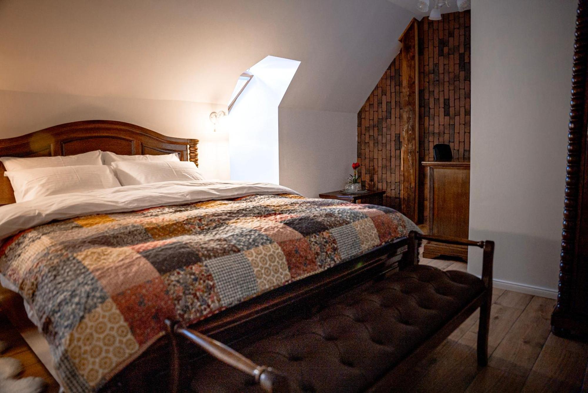 Bed and Breakfast Boutique Marlen Ghimbav Esterno foto