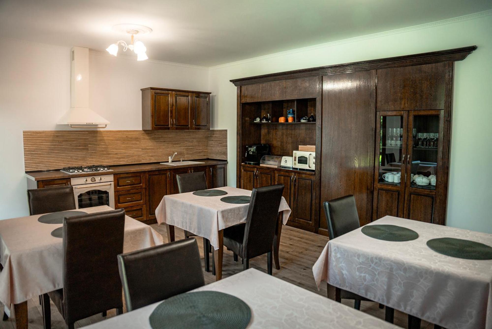 Bed and Breakfast Boutique Marlen Ghimbav Esterno foto