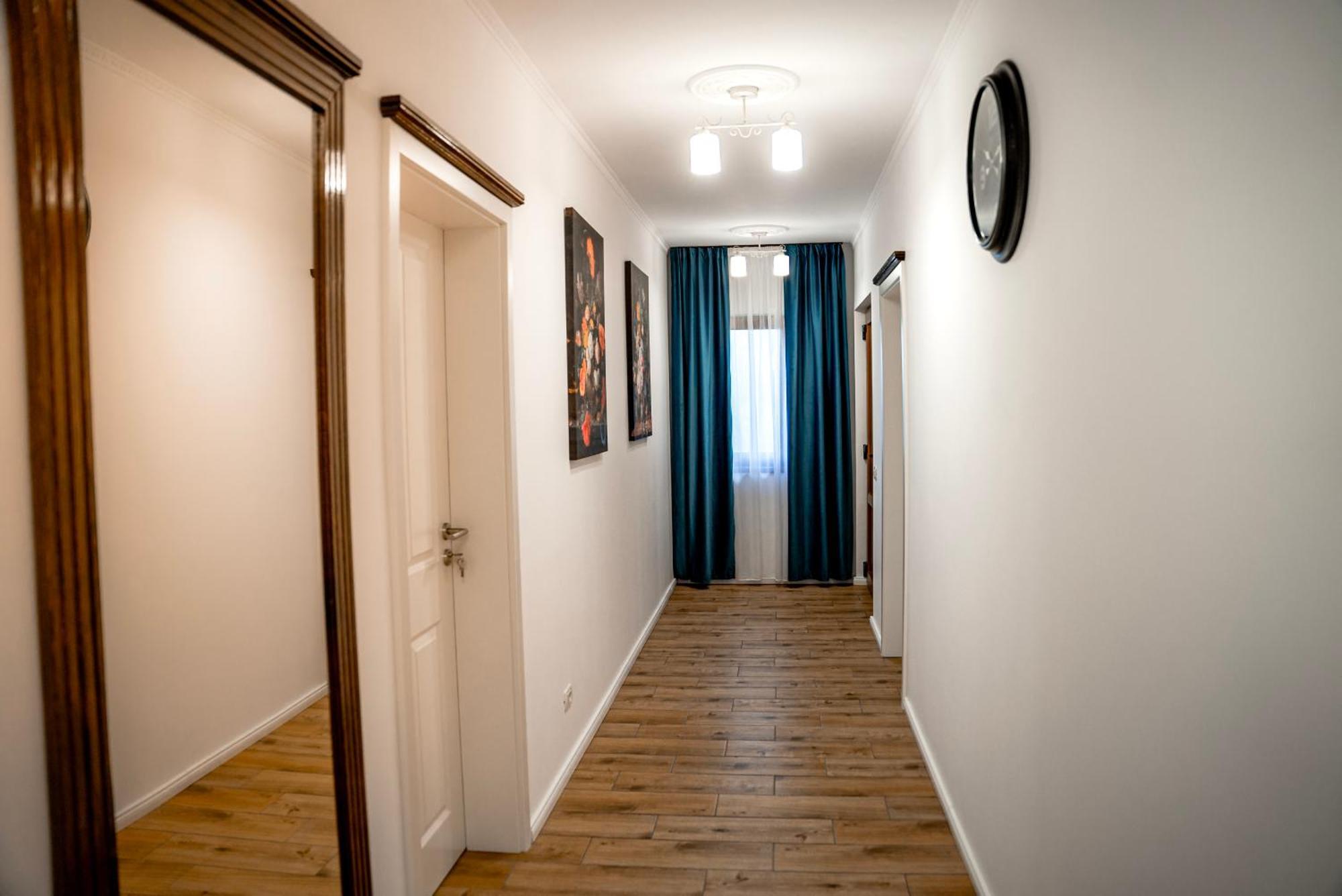 Bed and Breakfast Boutique Marlen Ghimbav Esterno foto