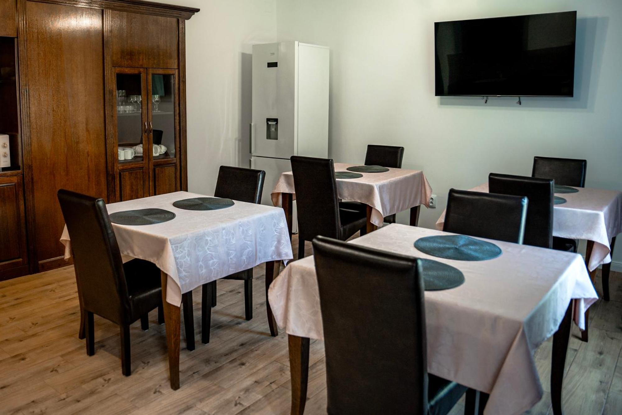 Bed and Breakfast Boutique Marlen Ghimbav Esterno foto