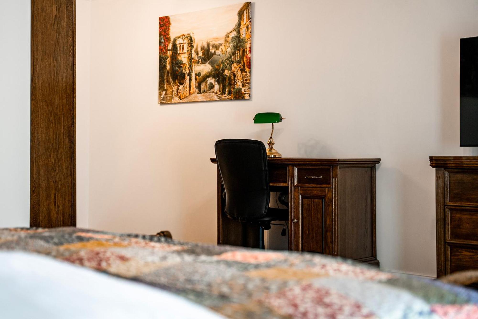 Bed and Breakfast Boutique Marlen Ghimbav Esterno foto